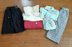 多様なデザインの衣類セット.