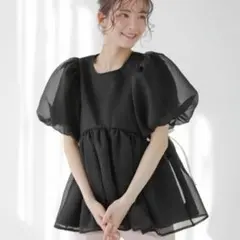 【新品未使用】Fitmoreクリンクルシアーオーガンジーぺプラムトップス　黒