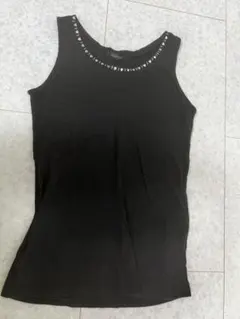 ハート装飾付き黒タンクトップ Sサイズ