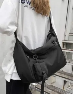 ブラック ショルダーバッグのサムネイル