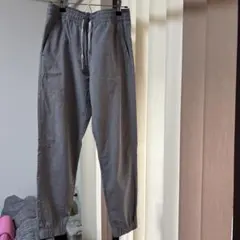 グレー カジュアルパンツ