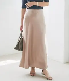 ラブティックボンボン つやつやサテンロングナロースカート