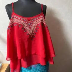 赤い刺繍ノースリーブチュニック