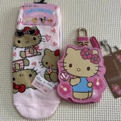 しまむら　サンリオ ハローキティ キーケースとソックスセット