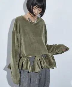 【THE YOn】リボンモチーフベロアトップス