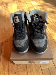 MOZ 撥水ボアスニーカー　25.5cm 軽量