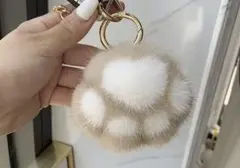 ふわふわ肉球　猫　バッグチャーム　キーホルダー