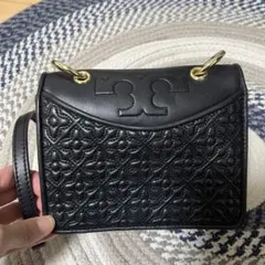 トリーバーチ　ショルダーバッグ　キルティング　レザー　ブラック