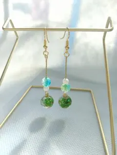 光の透ける揺れる夏ピアス ~新緑のグリーン~