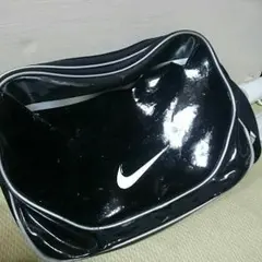 エナメルバック