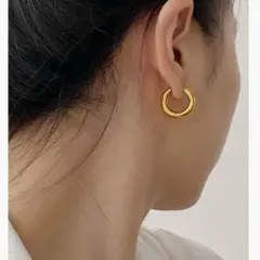 再販【ゴールド】ステンレス　シンプルなワンタッチ　フープピアス20mm