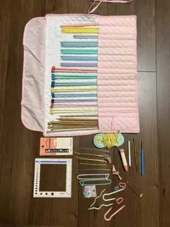 編み物道具セット - 編み棒たくさん（収納ケース付き）小物いろいろおまけ付き