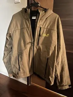 美品級　ジャックウルフスキン　 アウターメンズMサイズ　オリーブ色