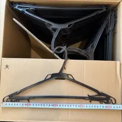 【未使用】ブラック プラスチックハンガー 130本 クリーニング屋さんのハンガー