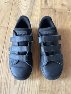 adidas ブラック スニーカー ベルクロ