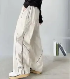 【Java】カーゴパンツ　ベージュ