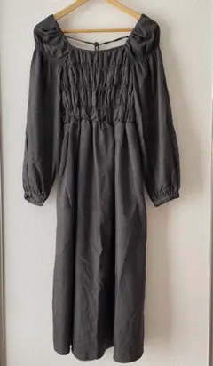 【w closet】スクエアネックシャーリングワンピース/チャコール