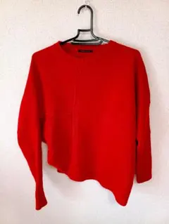 赤 クルーネック 長袖セーター