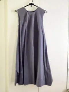COS ノースリーブ バックプリーツワンピース グレーのサムネイル