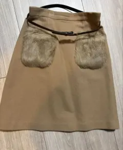 ベージュ ファー付きタイトスカート