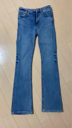 即日発送　ザラZARAサイズ34ブーツカットフレアデニムジーンズライトブルー