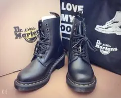 Dr. Martens 8ホール　ブーツ