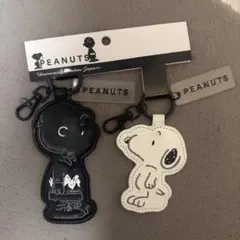 ユニバ スヌーピー・チャーリー・ブラウン キーホルダーセットブラックホワイト