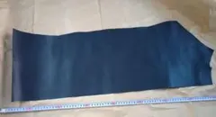 国産牛革　タンニン鞣し　はぎれ4枚セット　ネイビー　硬め　紺色　ヌメ革