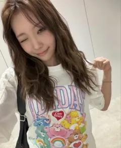 NiziU MAYUKA着用 adidas care bears Tシャツのサムネイル