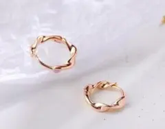 ピアス ピンクゴールド ツイスト フープ ねじれ 韓国ステンレス