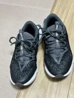 UNDER ARMOR スニーカー ブラック/グレー24.5cm