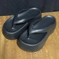 ★超美品! chuclla 厚底トングサンダル 24cm ブラック チュクラのサムネイル