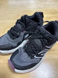 New Balance スニーカー ブラック レディースのサムネイル