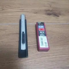 極東産機クロスマン KAI 職専 カッターナイフ 替刃 B-50 小 50枚入のサムネイル
