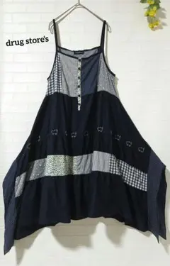 【ドラッグストアーズ】キャミワンピース　ブタさん刺繍♪　パッチワークのサムネイル