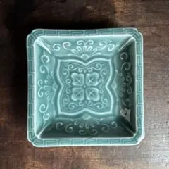 希少 古青磁 青磁 蝶々絵 加藤 五陶 造 陽刻 花唐草文 角皿 A