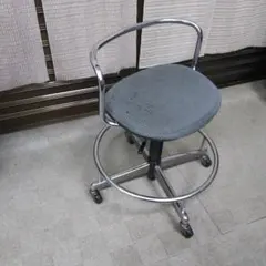 ビンテージ インダストリアル ドクター メディカル スツール - メルカリ