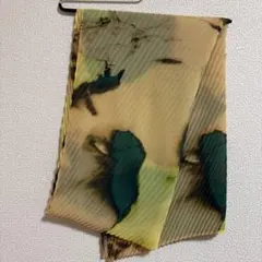 オムプリッセイッセイミヤケ　agate スカーフ　大