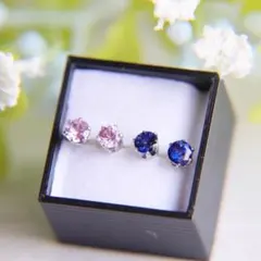 ピンクとブルーのサファイア　天然石ピアス　ペアセット