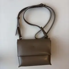 ショルダーバッグ グレージュ