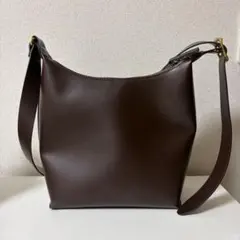 レザータッチスクエアショルダーバッグ