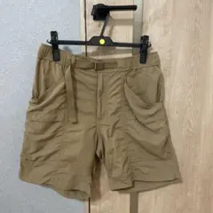 UNIQLO ナイロン ショートパンツ ベージュ Mのサムネイル