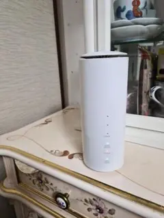 auのコンセント付（高さ17cm）Smart ・Home ホワイトルーター