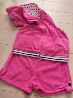 タオル地ピンクフード付きアウターとショートパンツセット