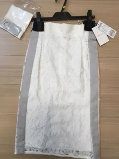 【新品】BEIGE 白レーススカートのサムネイル