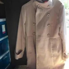 赤コート、ベージュコート
