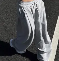 ゆったりシルエット グレー スウェットパンツ(試着のみの新品です)