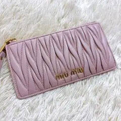 MIU MIU ピンク キルティング長財布 ピンク - メルカリ