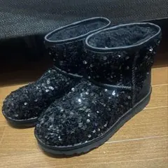 UGG ムートンブーツ　スパンコール　黒　23cmのサムネイル