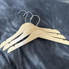 IKEA キッズ木製ハンガー 3本セット